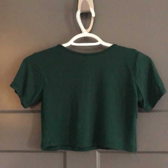 3/$20 or FREE with purchase of 2 or more Items. Green Unbranded crop TShirt - Picture 2 of 2